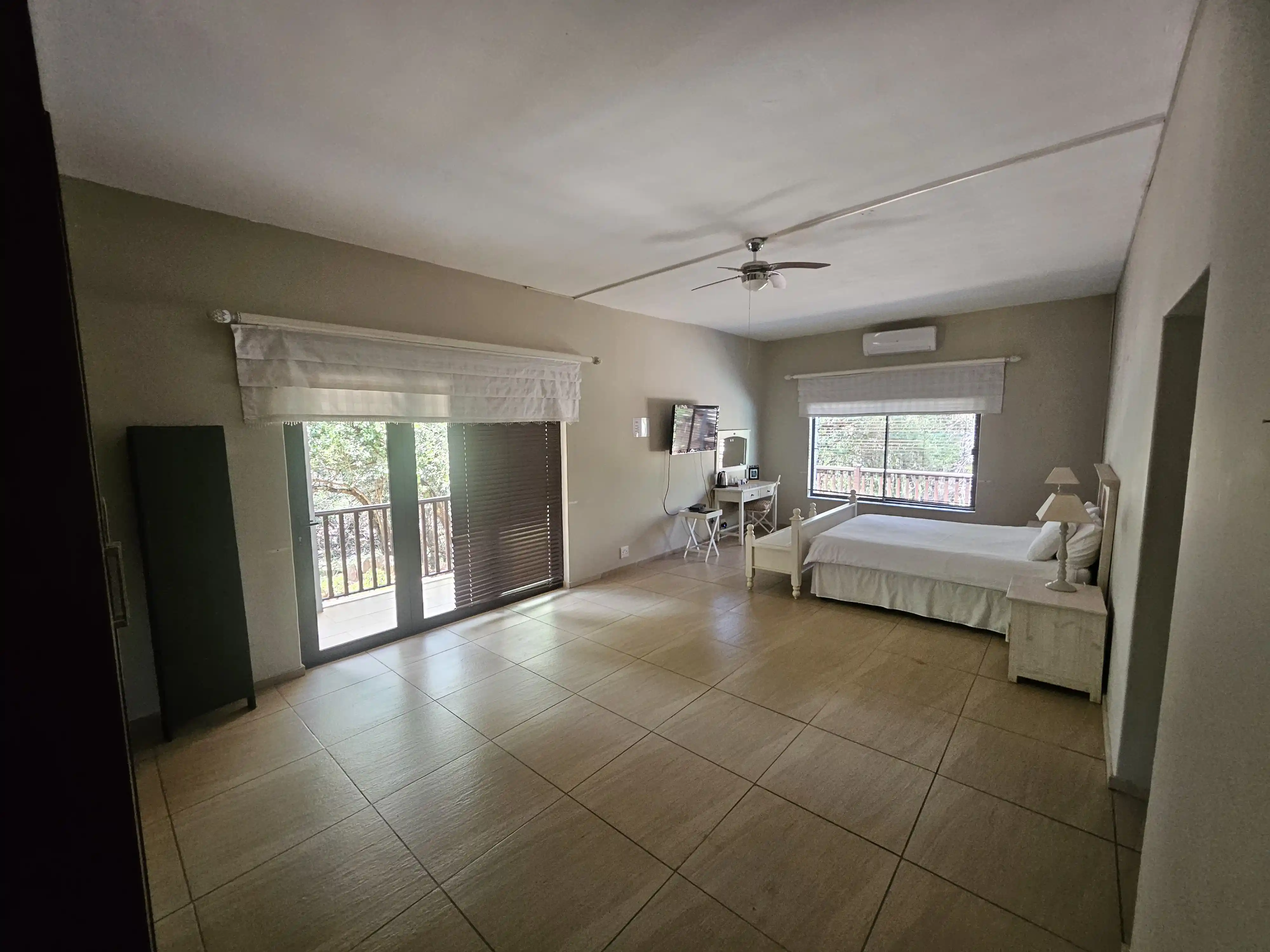 Deluxe Queen Room Koro Creek